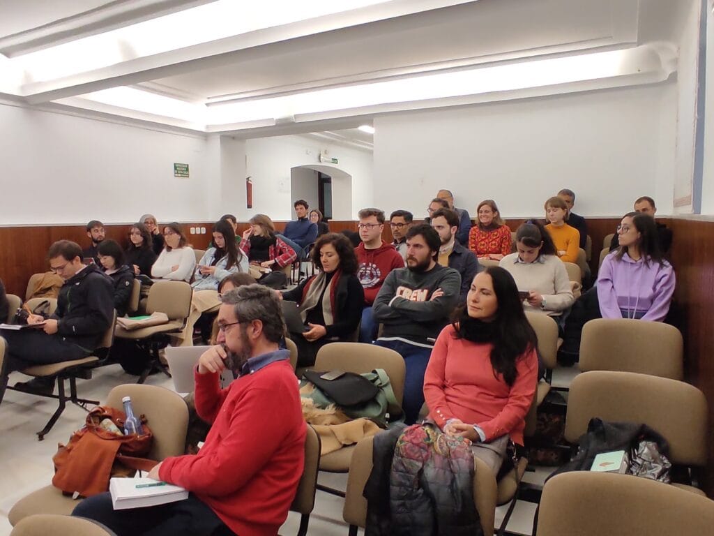 Fotografía asistentes conferencia