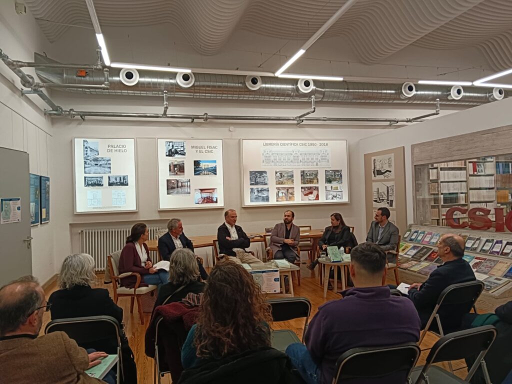 WhatsApp Image 2024-12-11 at 21.00.33 Foto participantes presentacion libro Ladrillero